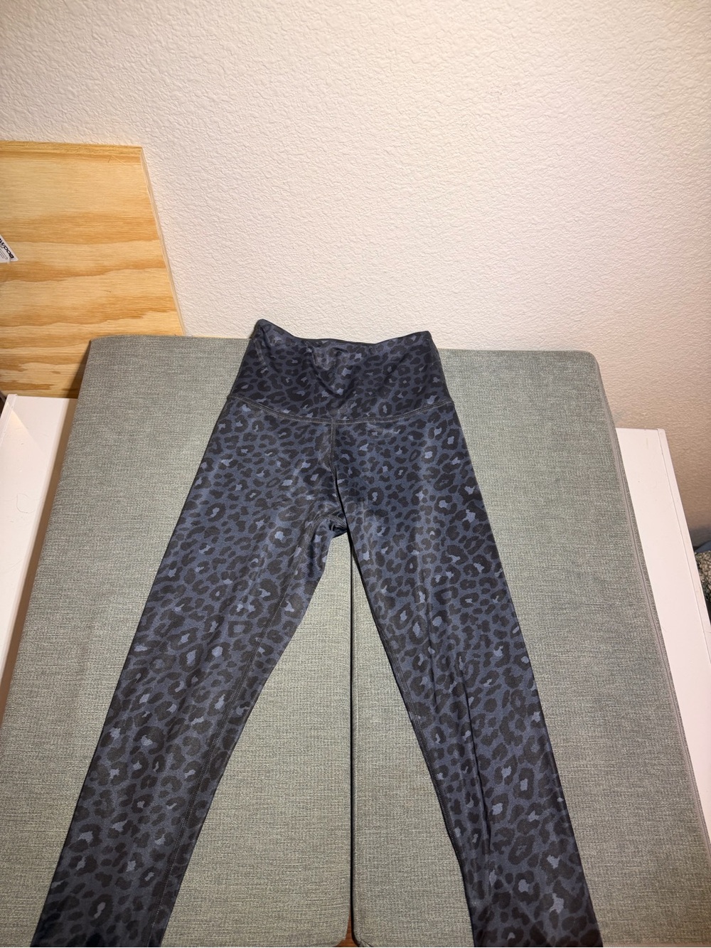 Beyond Yoga Black and Gray Leopard Print Leggings